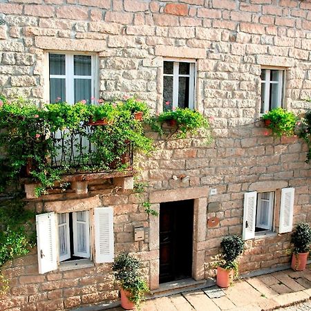 La Vignaredda - Residenza Di Charme Hotel Aggius Bagian luar foto
