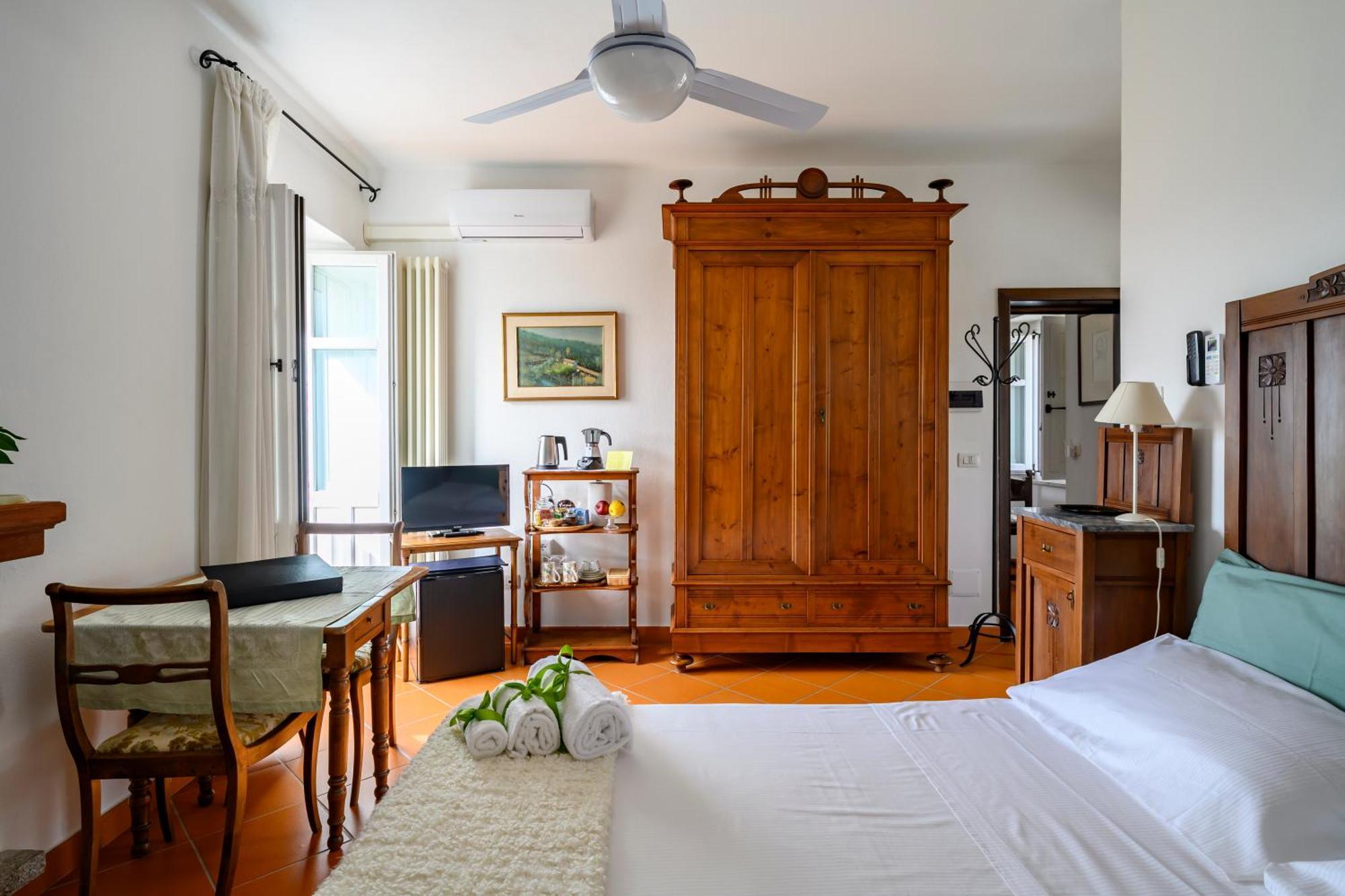 La Vignaredda - Residenza Di Charme Hotel Aggius Bagian luar foto