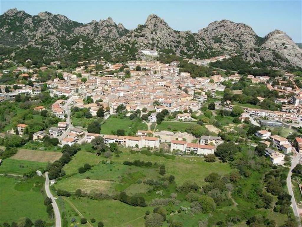 La Vignaredda - Residenza Di Charme Hotel Aggius Bagian luar foto