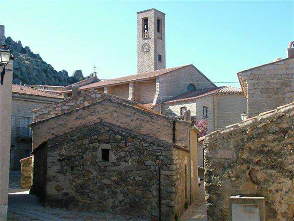 La Vignaredda - Residenza Di Charme Hotel Aggius Bagian luar foto