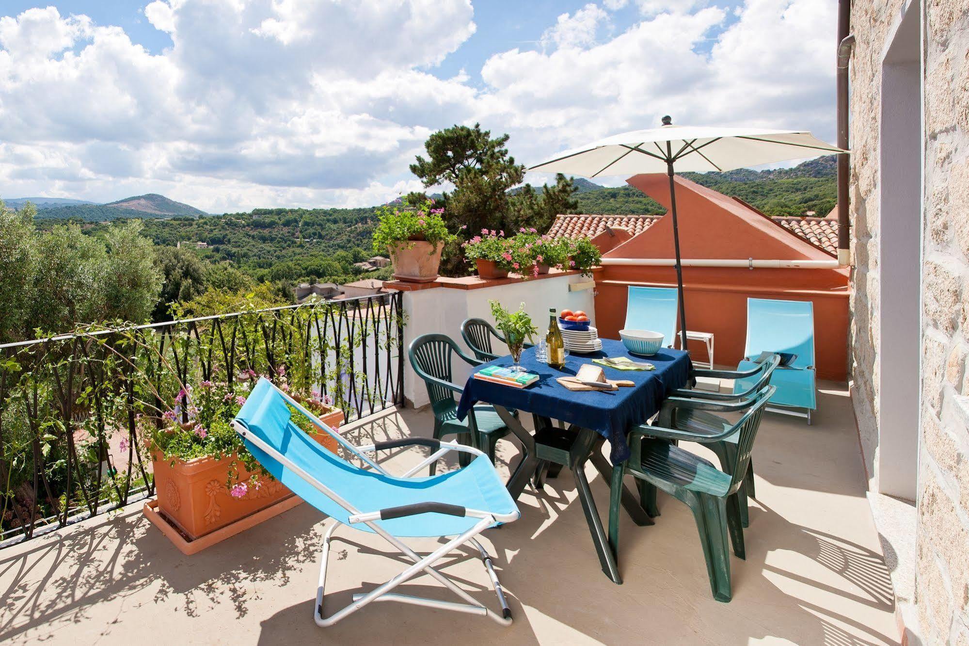 La Vignaredda - Residenza Di Charme Hotel Aggius Bagian luar foto