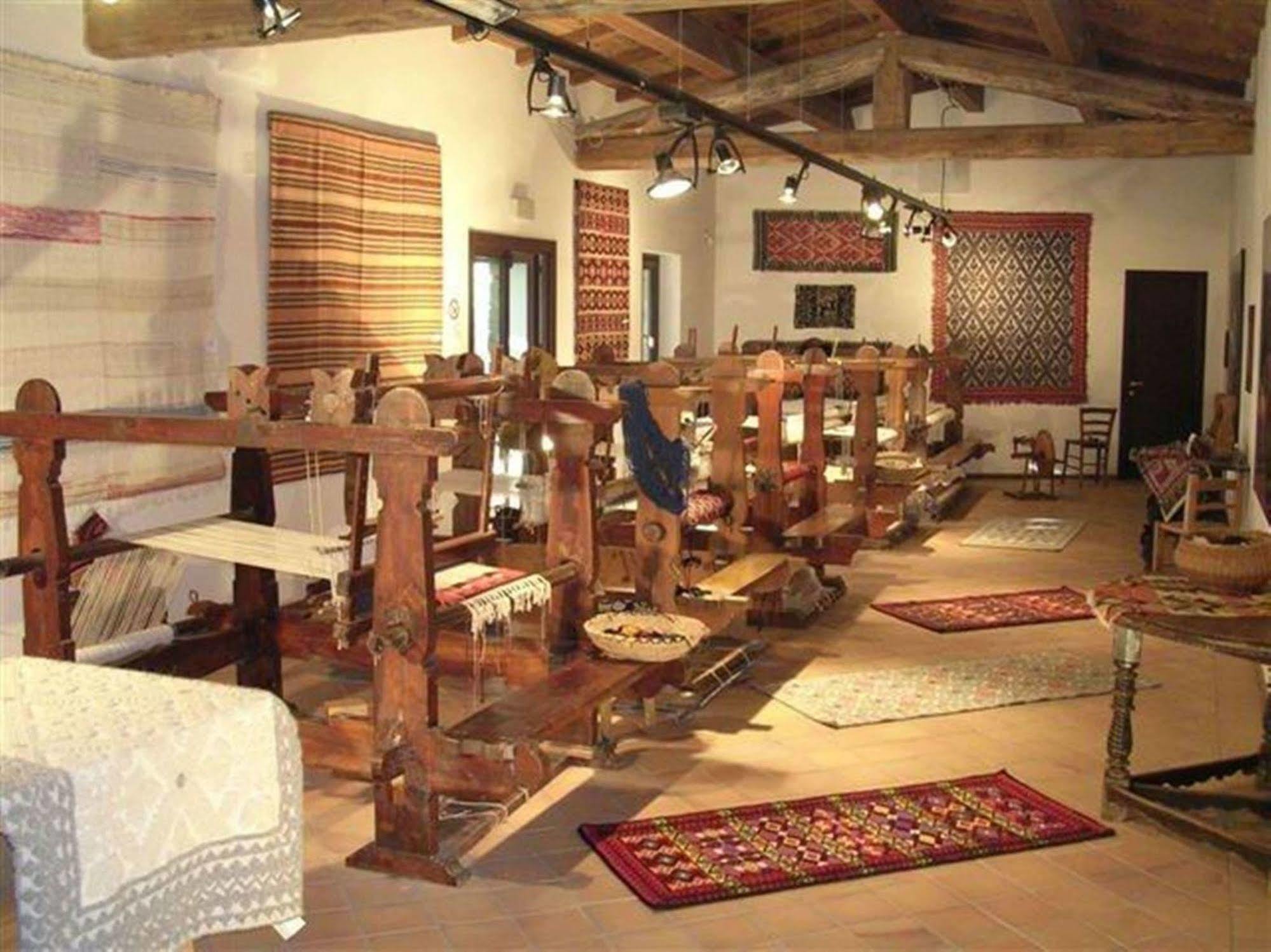 La Vignaredda - Residenza Di Charme Hotel Aggius Bagian luar foto